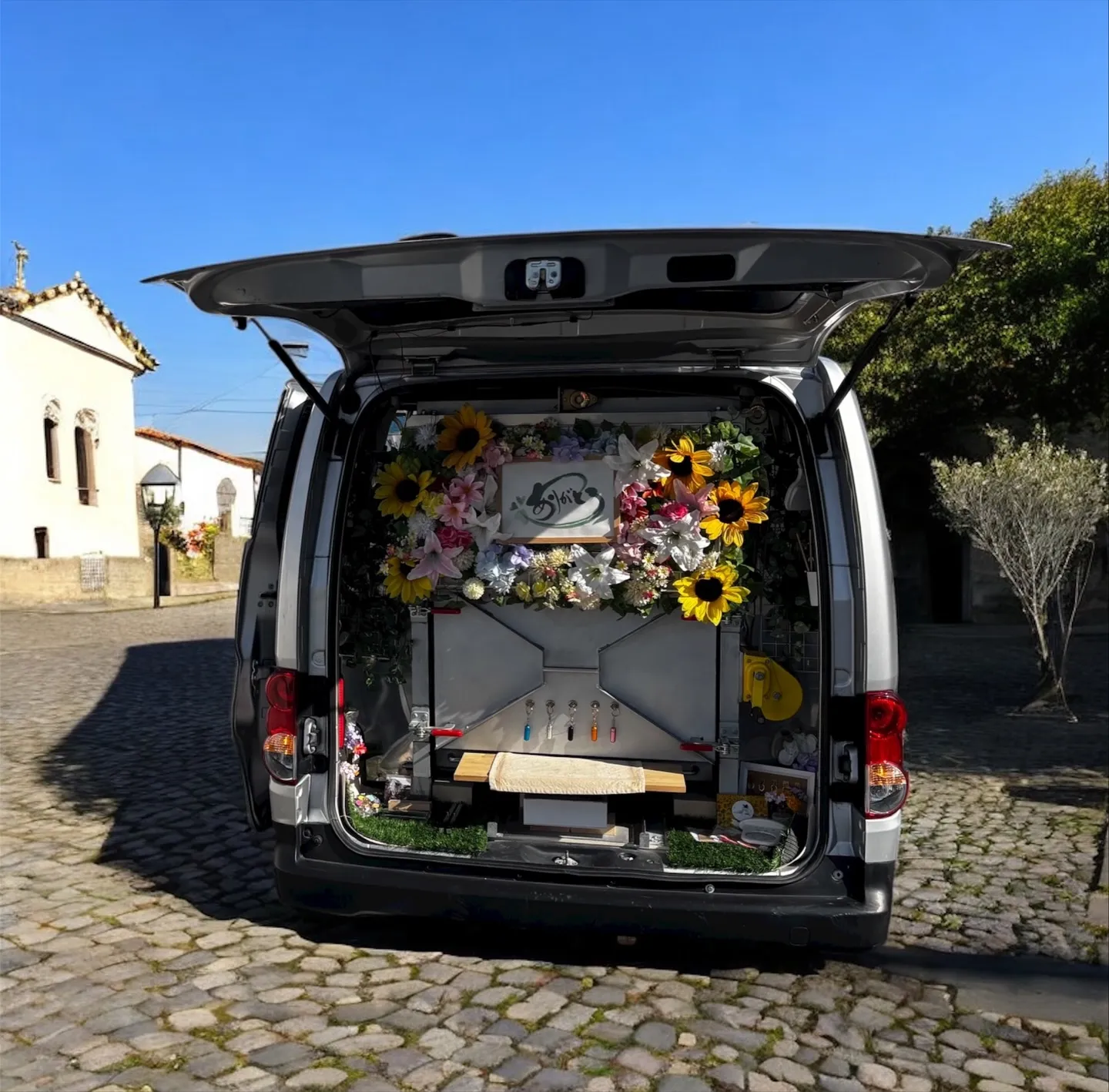 神奈川県三浦市にて、ミニチュアダックスフンドのレモンちゃんの...