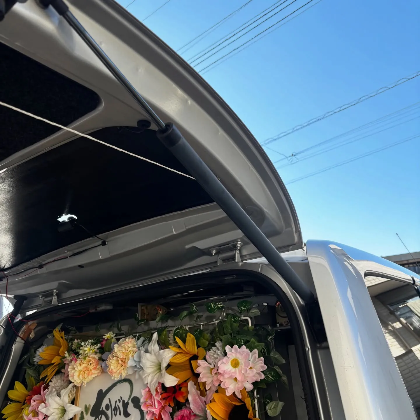 晴れ渡る青空の下、逗子市にてハムスターちゃんのお別れのひとと...