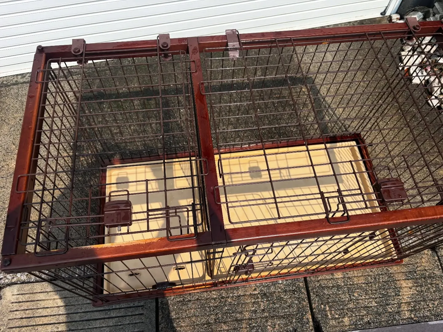 命を繋ぐバトンとして生前使われていたわんちゃんのゲージの清掃...