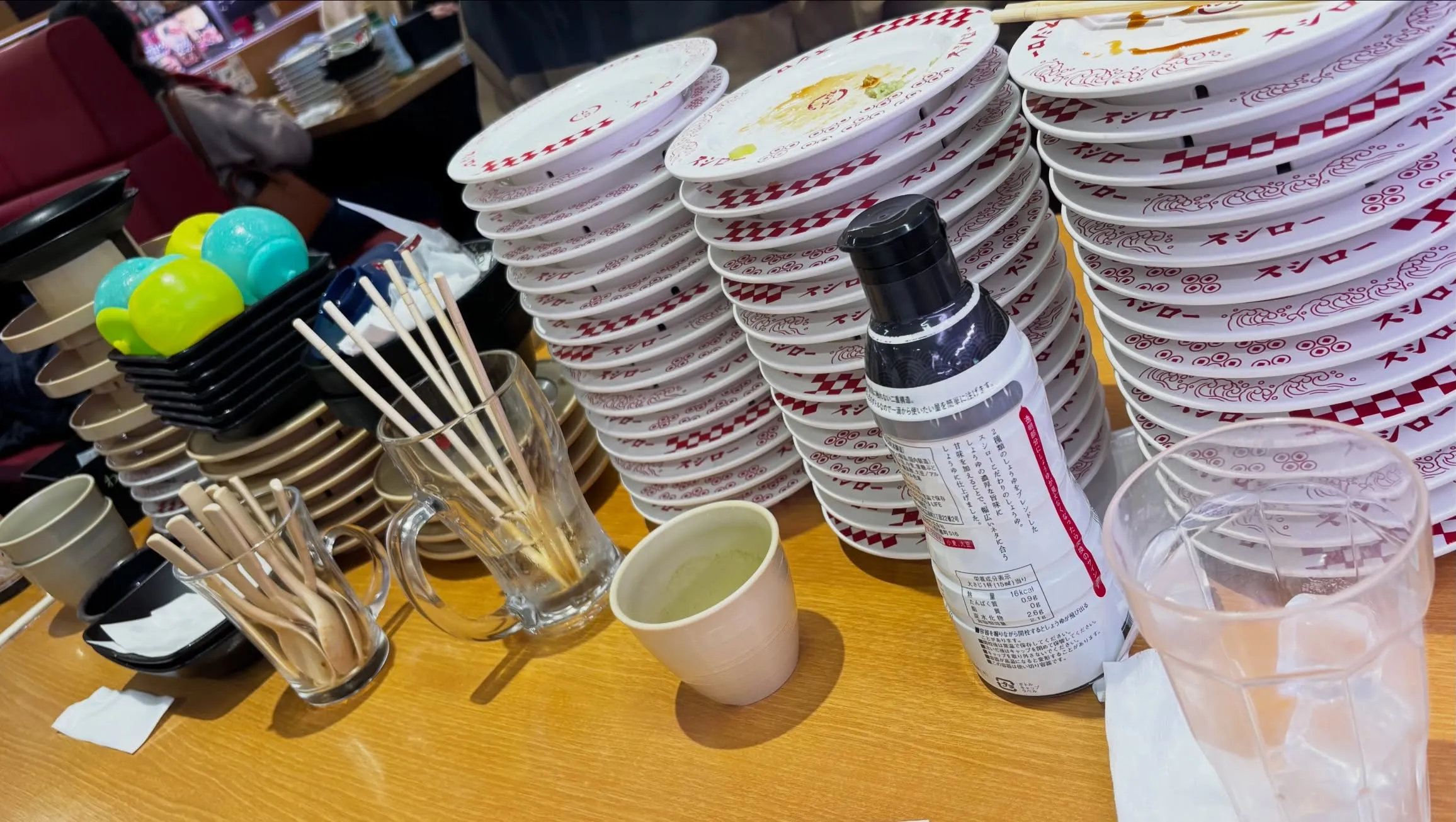 最近、弊社のスタッフと一緒にお寿司屋さんを訪れ、日頃の労を労...